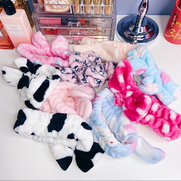 MAKEUP - Picture 9 of 9